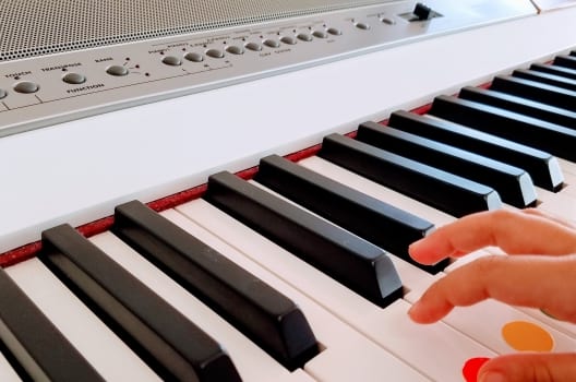 電子ピアノの修理マニュアル【よくある故障への対処法と費用の話】